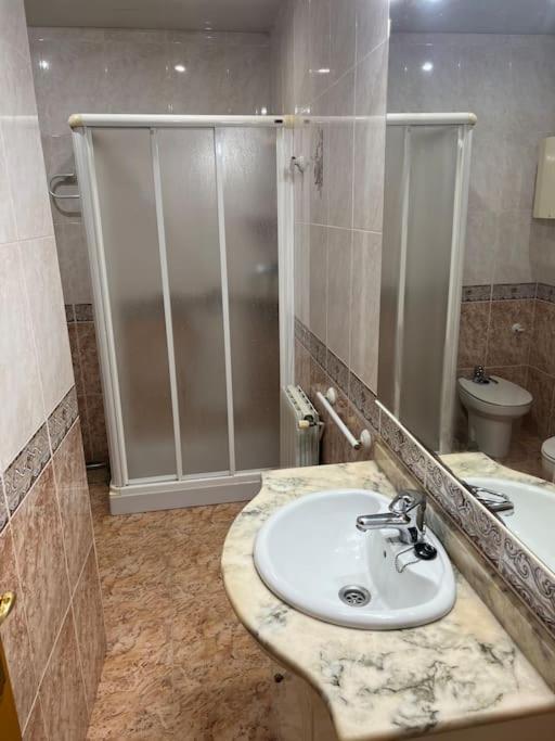Piso Ideal Para Una Familia Ubicado Cerca Del Mar 布拉内斯 外观 照片