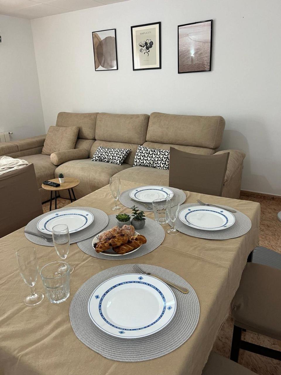 Piso Ideal Para Una Familia Ubicado Cerca Del Mar 布拉内斯 外观 照片